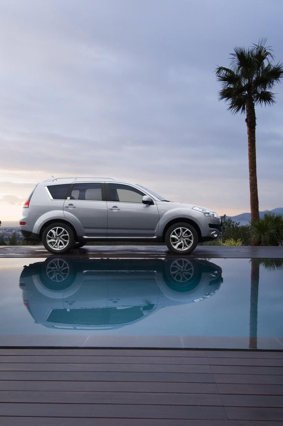  Citroen C-Crosser 2008 года  (фото 76 из 144)